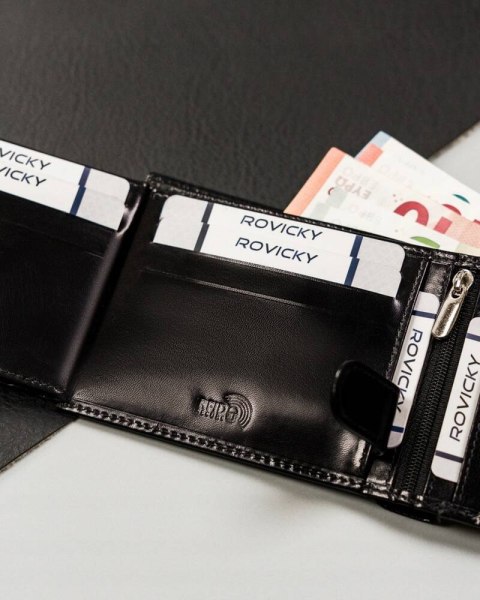 Skórzany, poziomy portfel męski z systemem RFID - Rovicky